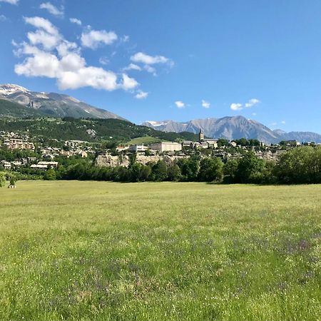 Le Pied De Ville Pouzenc Embrun Zewnętrze zdjęcie